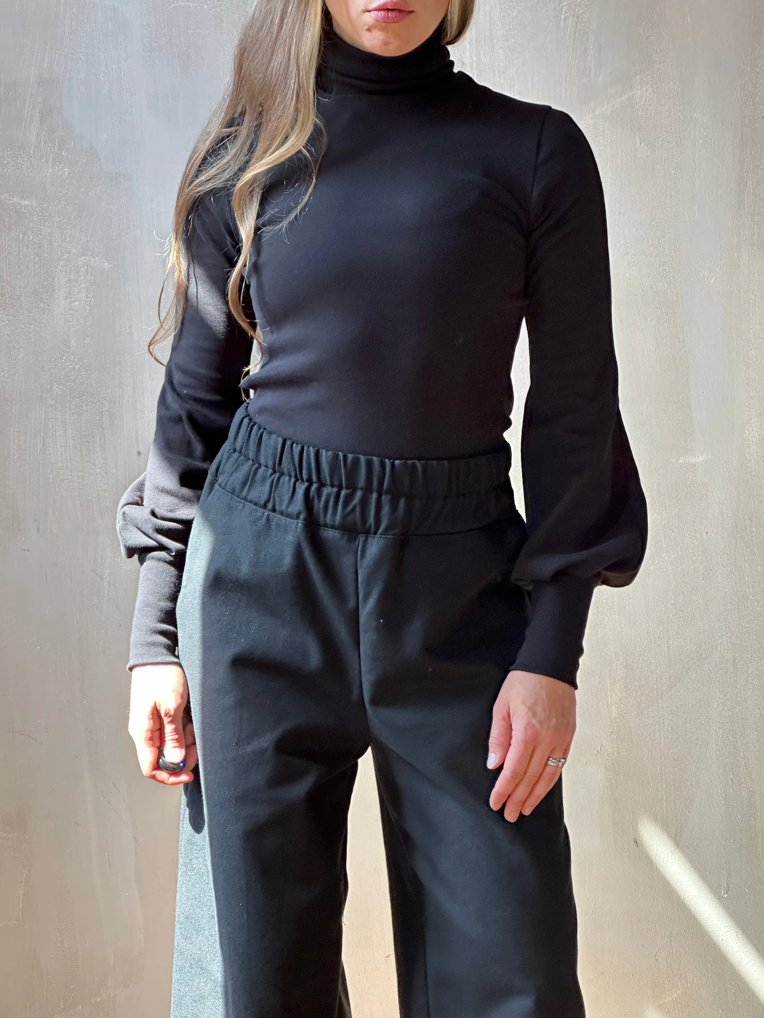 Hourglass Tunic in Black (In-Stock) - Image 10