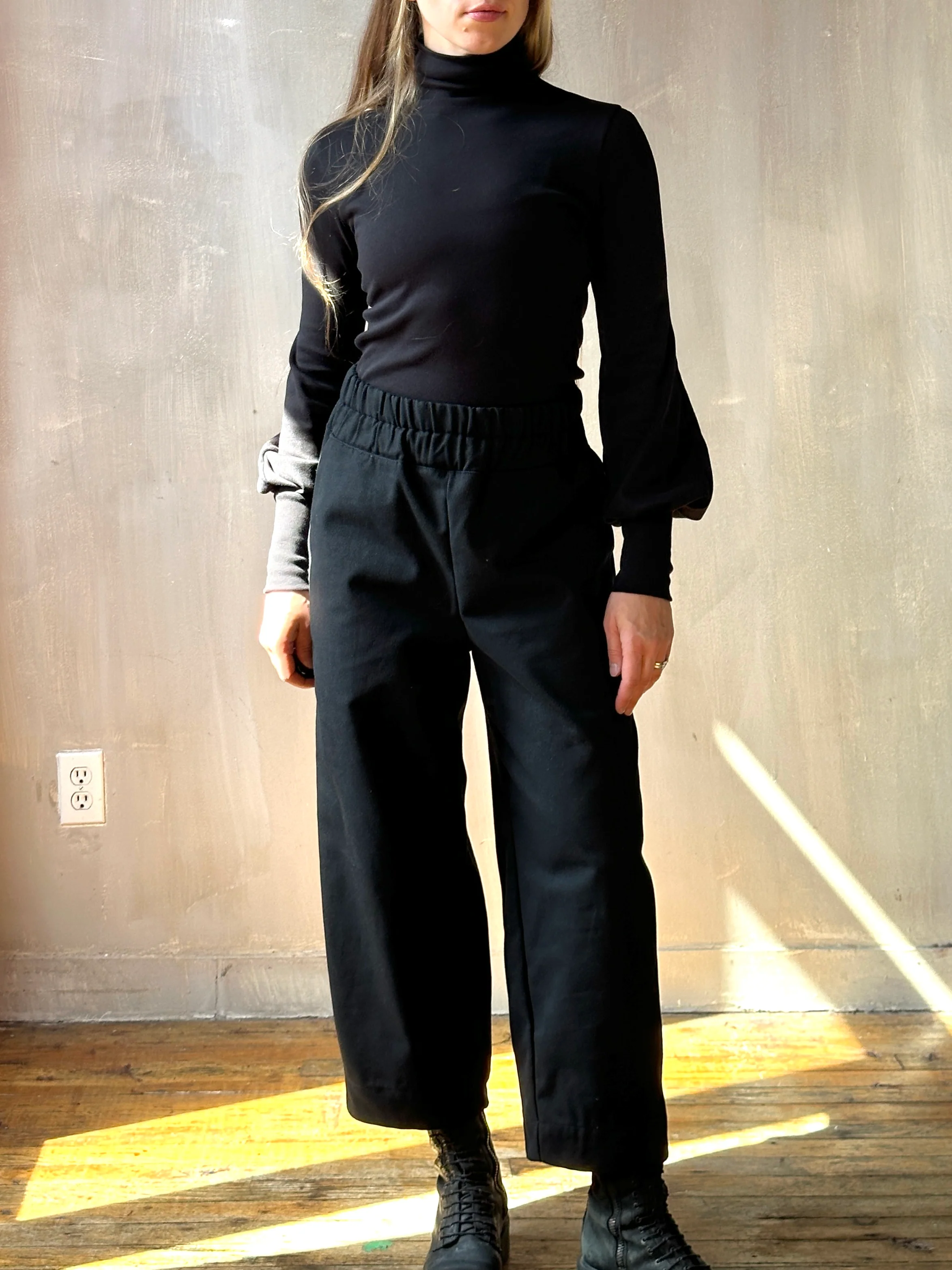 Hourglass Tunic in Black (In-Stock) - Image 11
