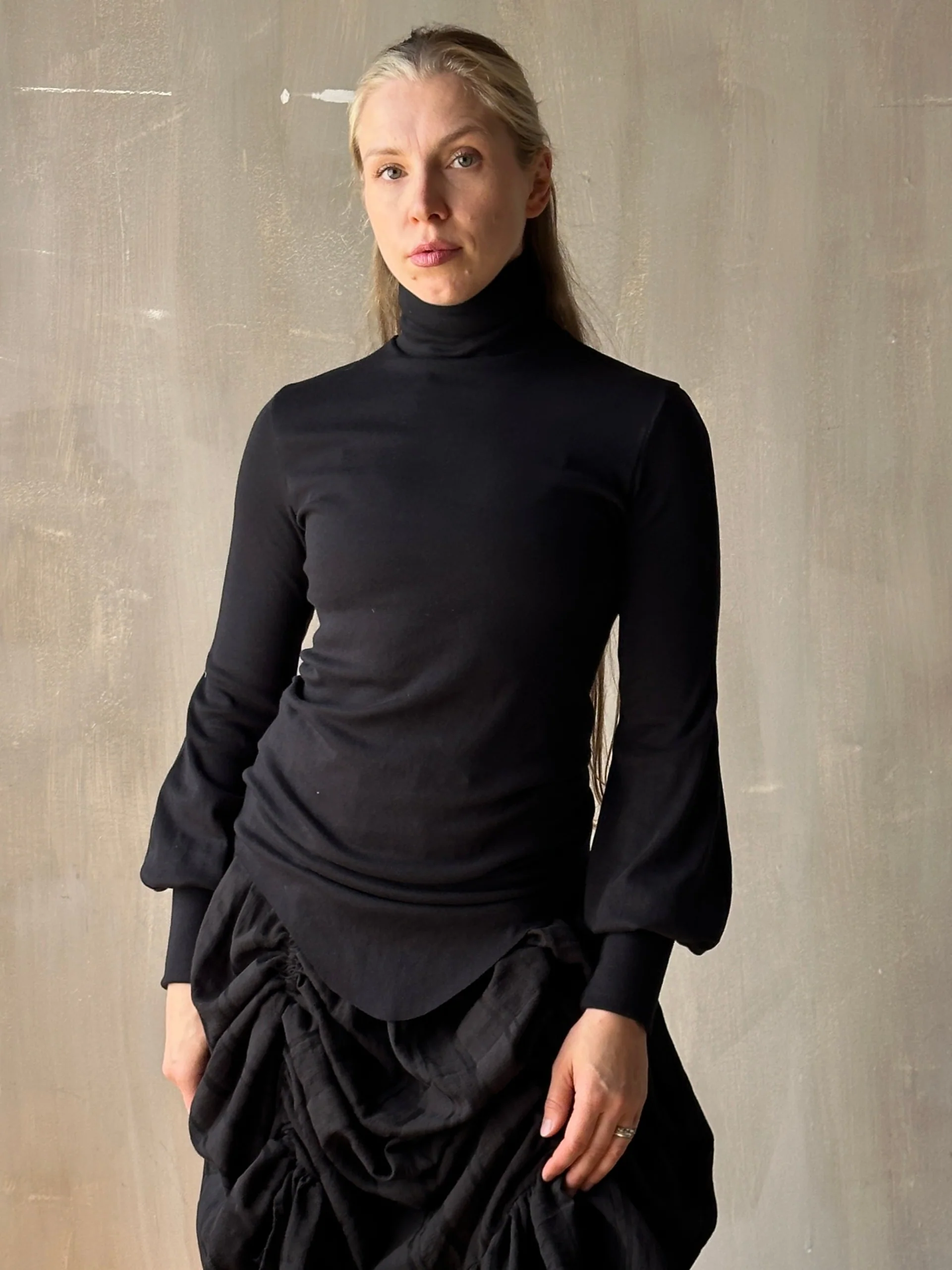 Hourglass Tunic in Black (In-Stock) - Image 2