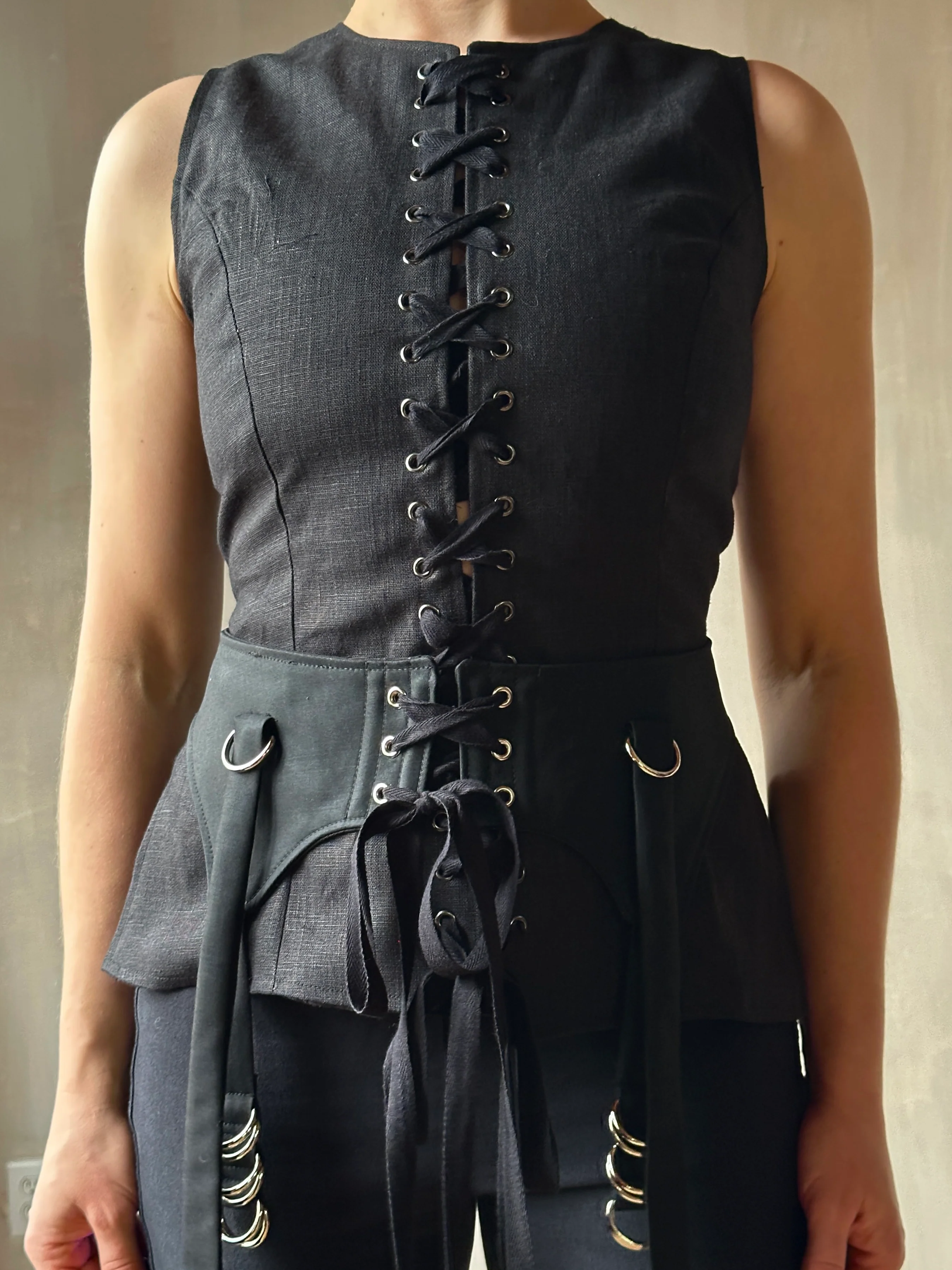Sample Sale: Garter Belt for Skirts in Wool Sateen (Size I) - Image 10