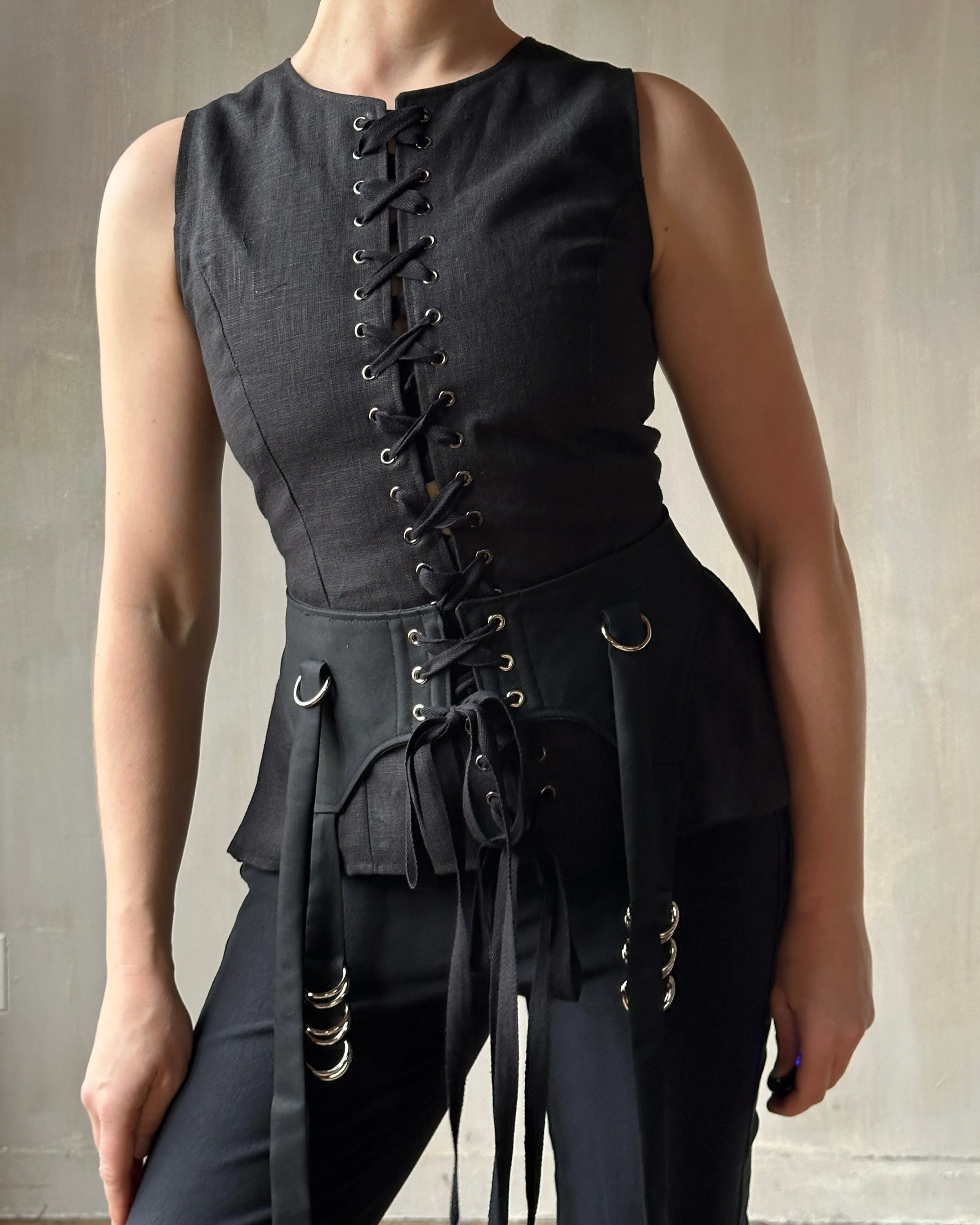 Sample Sale: Garter Belt for Skirts in Wool Sateen (Size I) - Image 2