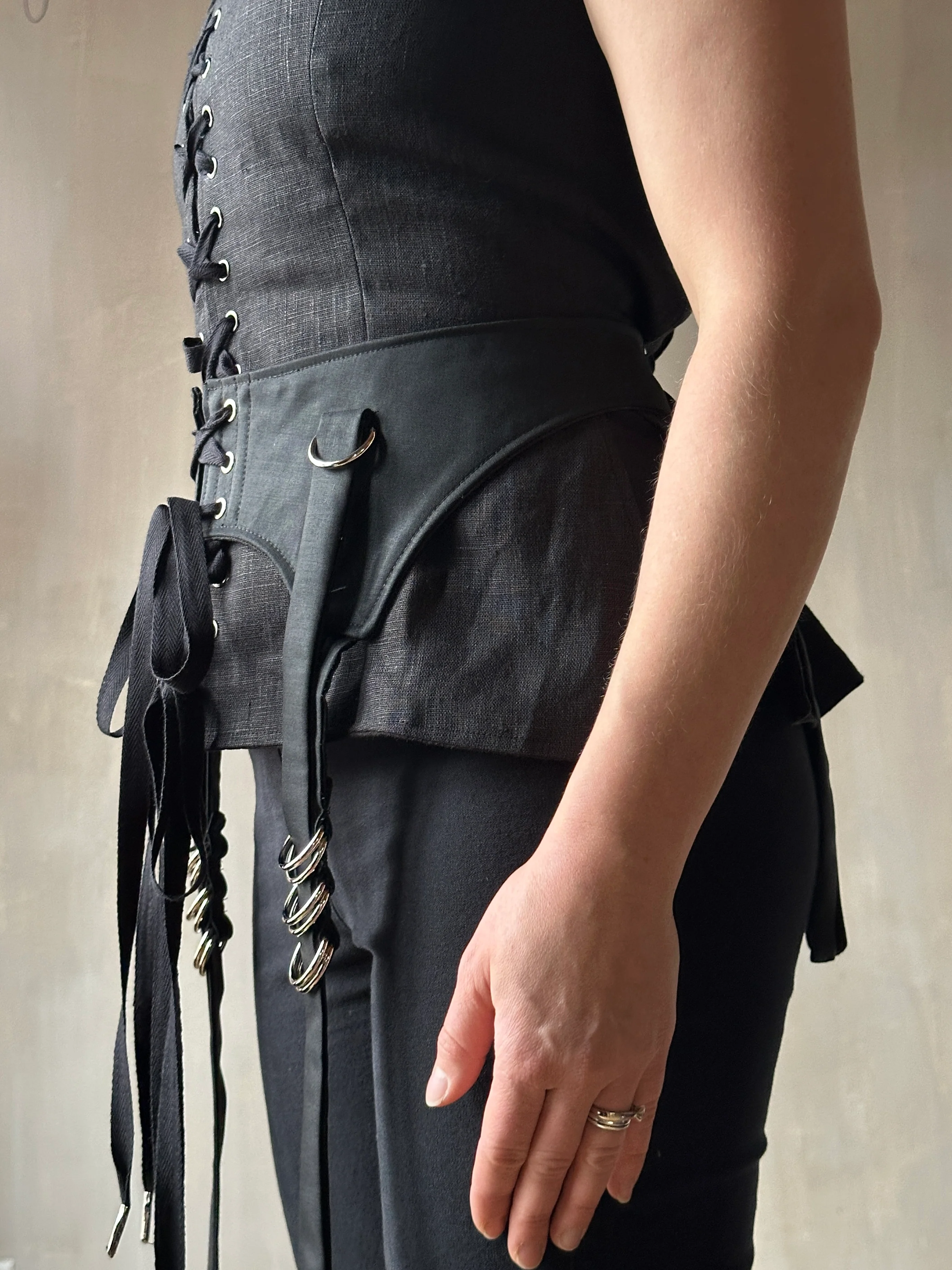 Sample Sale: Garter Belt for Skirts in Wool Sateen (Size I) - Image 8
