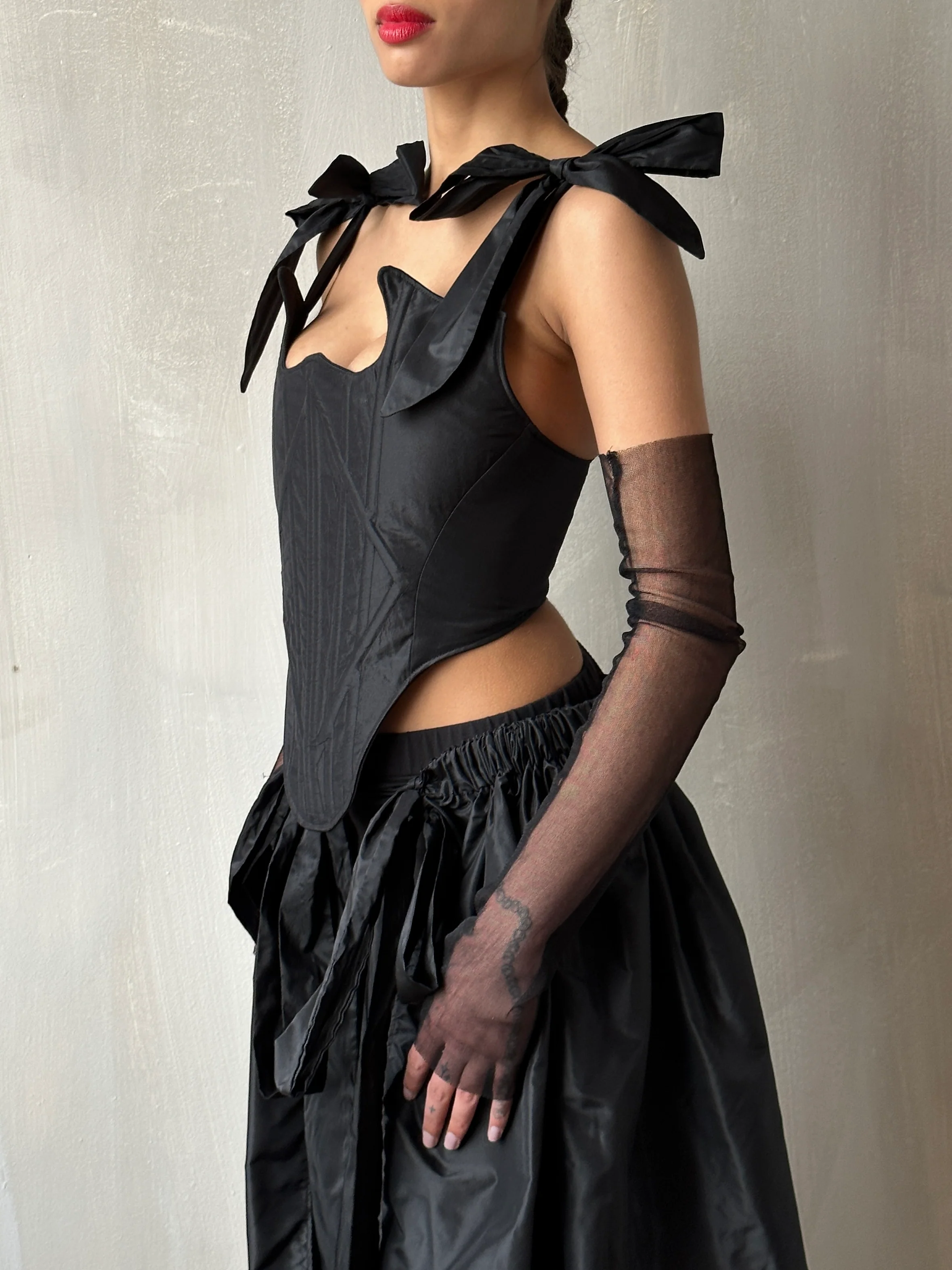 FW'24: Silk Fingerless Opera Gloves in Black (Pre-Order) - Image 11