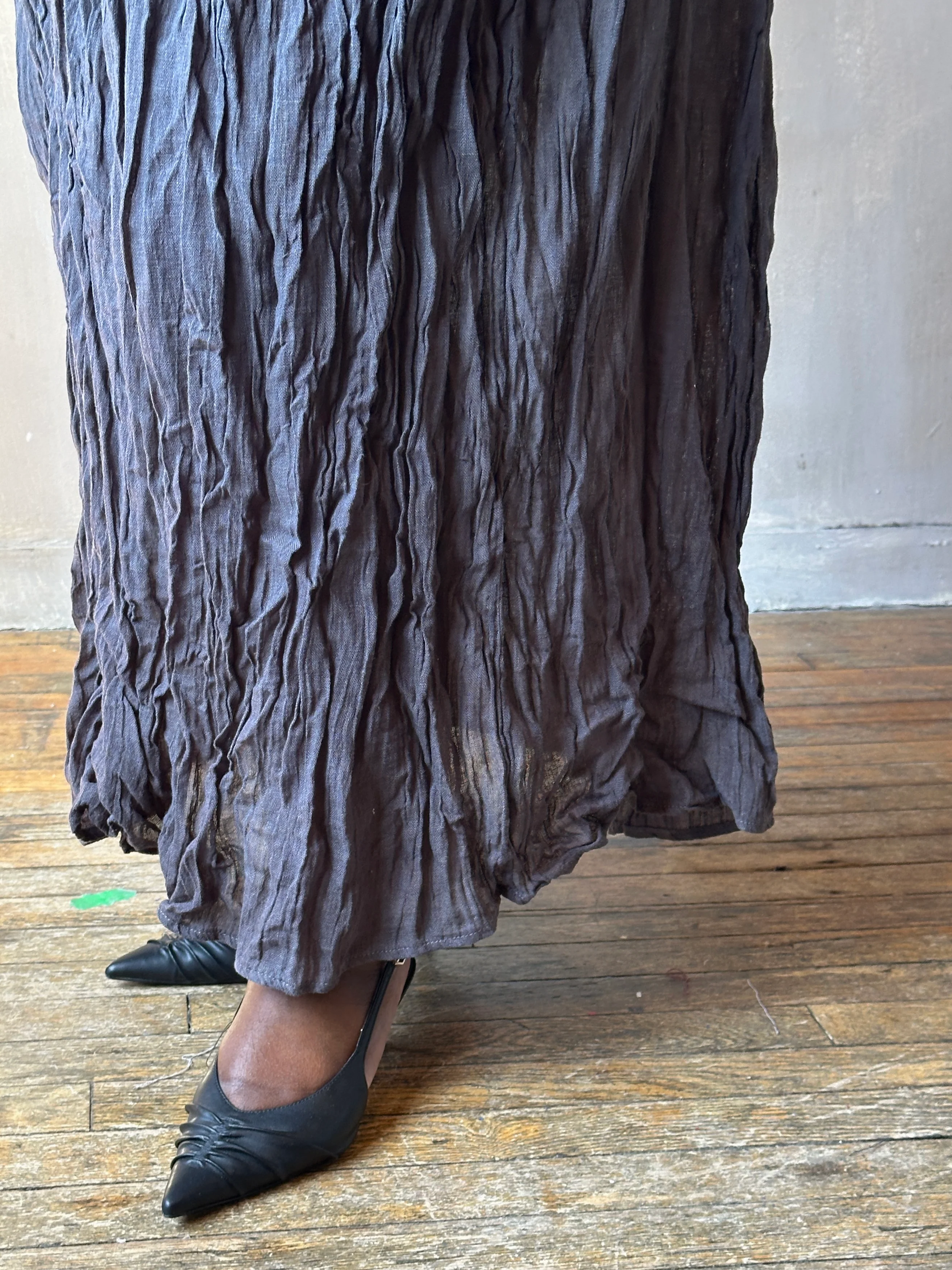 Ultra Maxi Alchemist Chemise in Charcoal Linen - Image 15