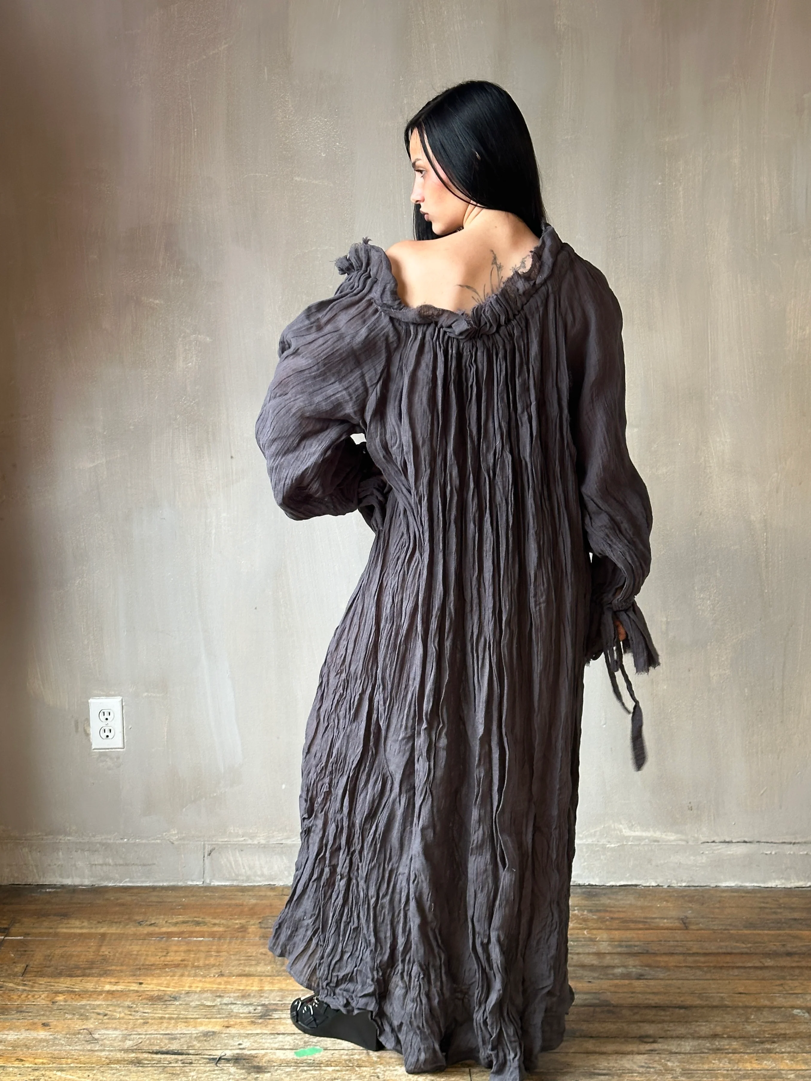 Ultra Maxi Alchemist Chemise in Charcoal Linen - Image 17