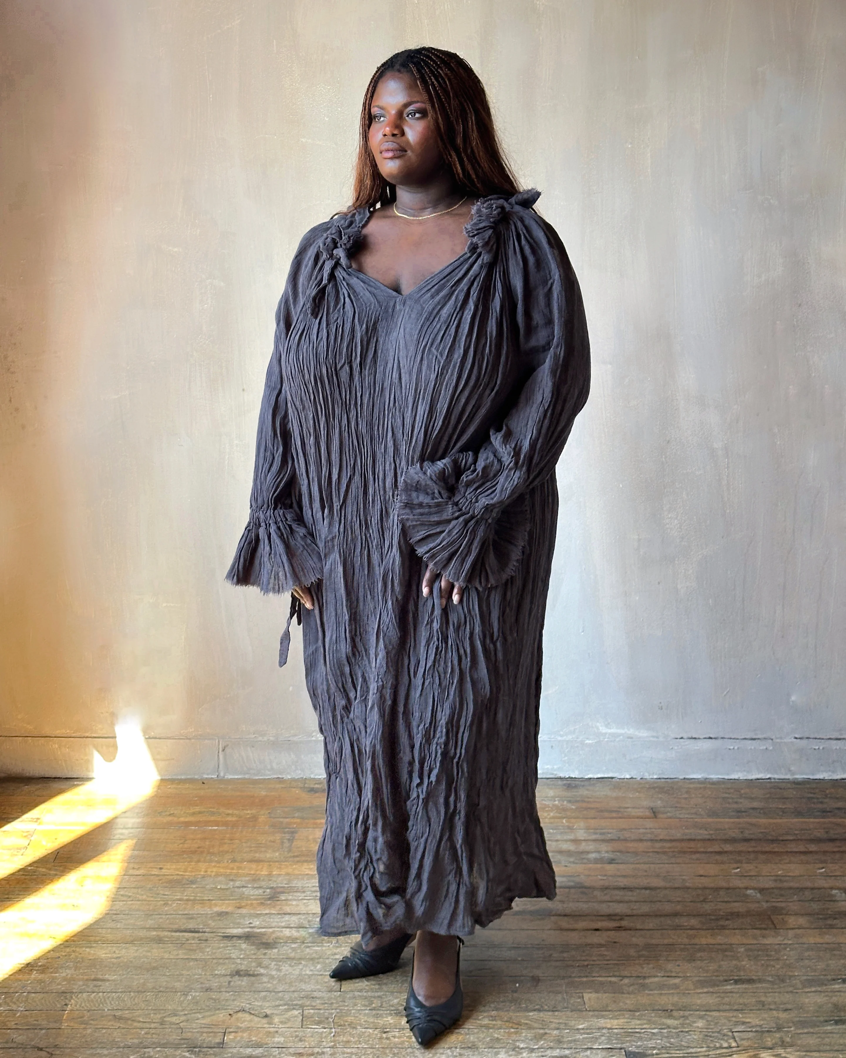 Ultra Maxi Alchemist Chemise in Charcoal Linen - Image 3