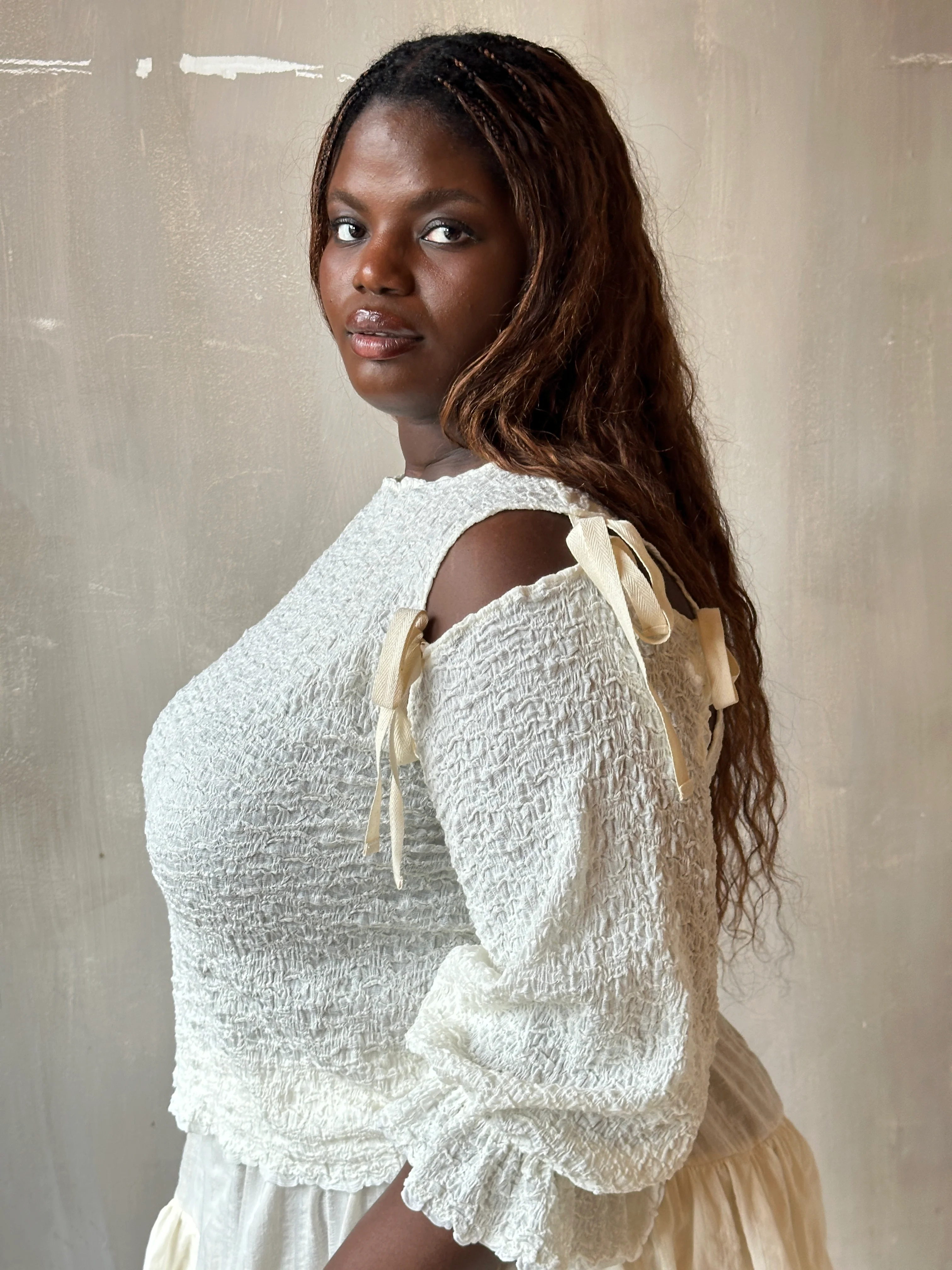 Spring'26: Detached Sleeves in Ivory Crinkled Cotton (Pre-Order) - Image 3
