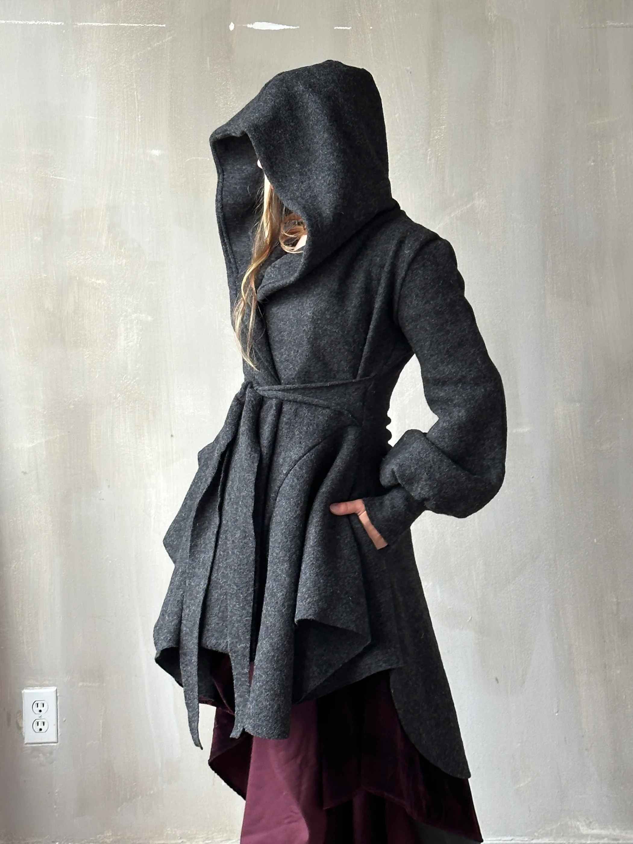 FW25: Tournure Jacket in Pure Wool (Charcoal, In Stock, Limited Edition) - Image 3