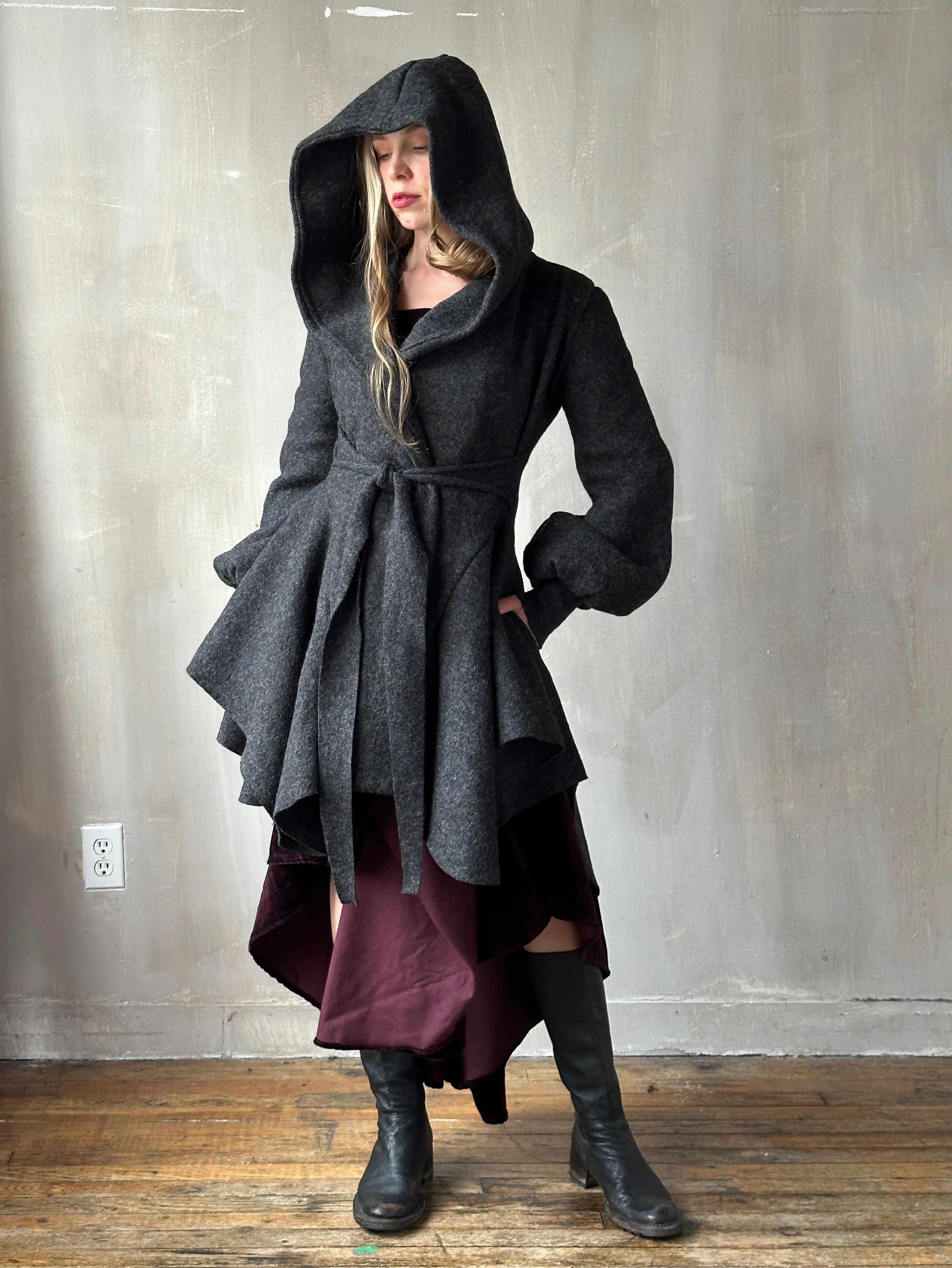FW25: Tournure Jacket in Pure Wool (Charcoal, In Stock, Limited Edition) - Image 5